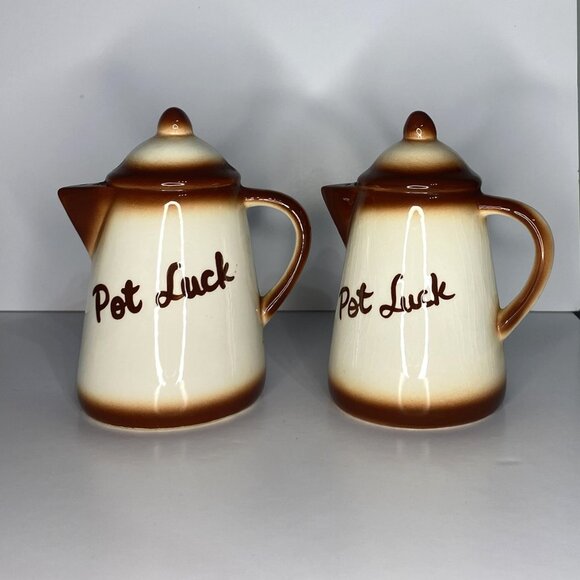Large Vintage Coffee Pot Shaped Salt & Pepper Shakers Pot Luck - Picture 1 of 6